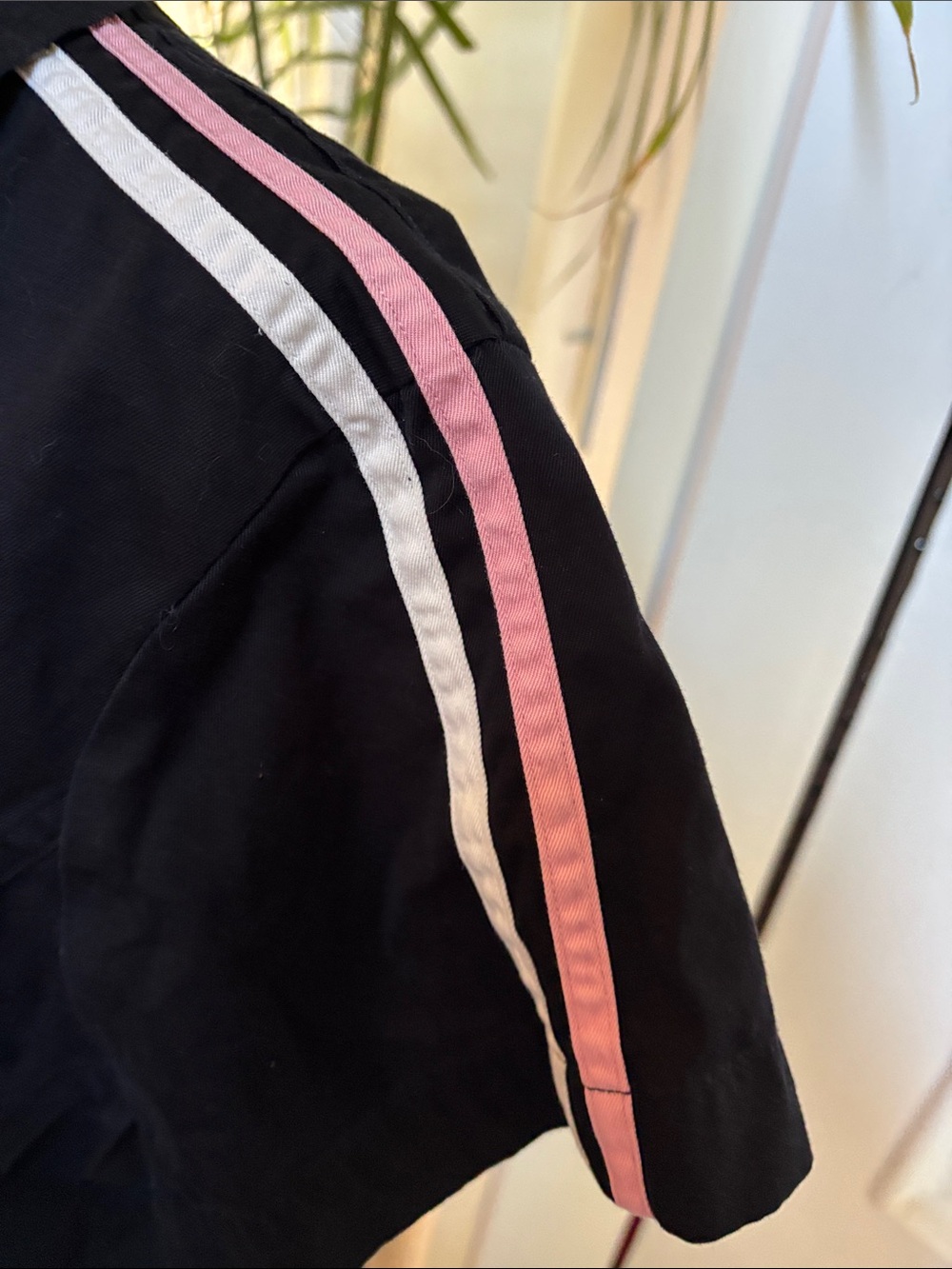 Harley-Davidson Black Jacket with Gold Zipper and Pink Embroidery - Picture 5 of 9
